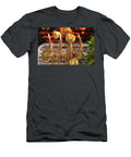 Marinated Grilled Lamb Chops in an Aluminium Tray with Potatoes and Tomatoes Teubner Foodfoto T-Shirt
